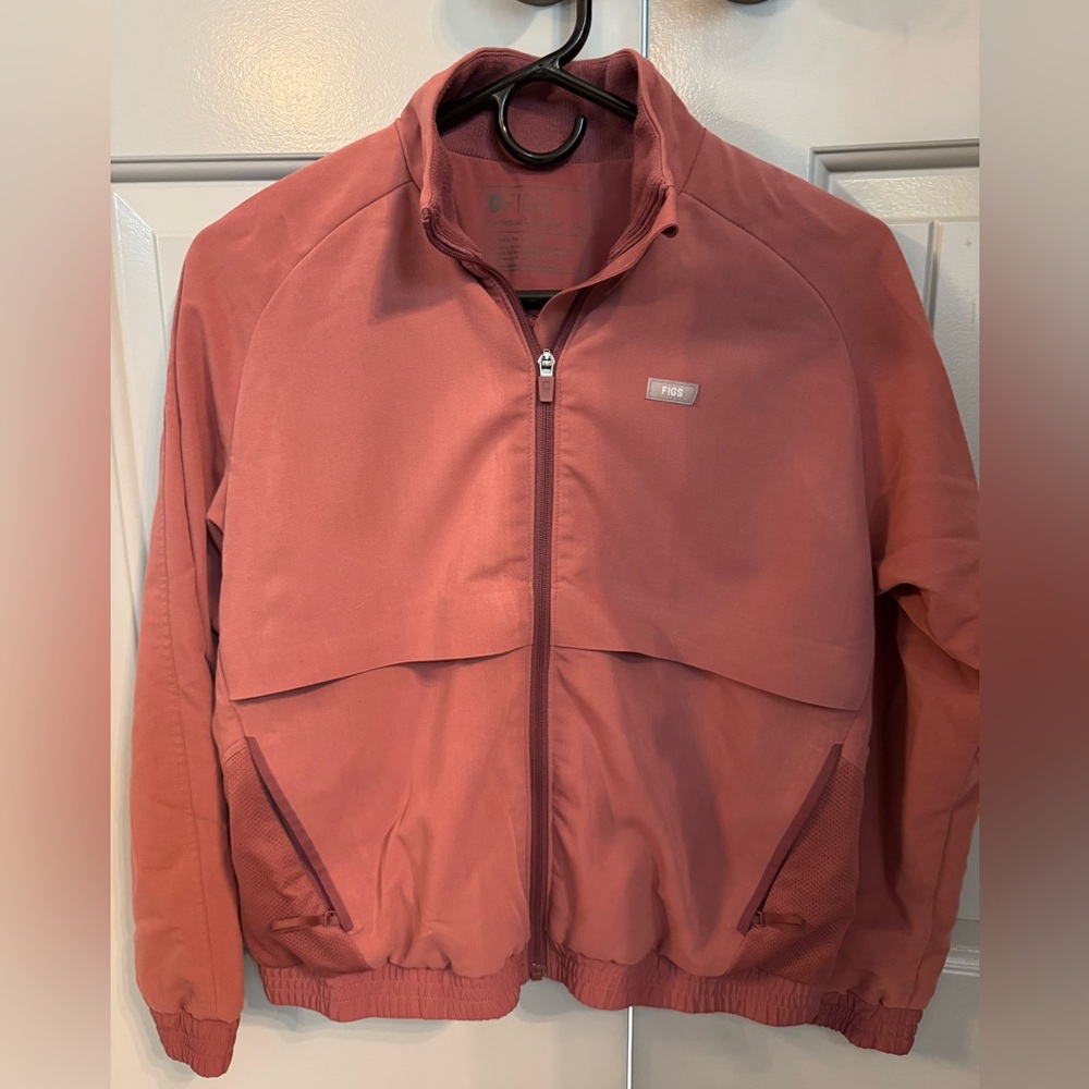 Figs Sydney Scrub Jacket-Mauve
Size XS